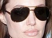 Angelina Jolie sceglie l'aviator gold Dolce Gabbana