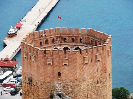 Scalo alla fortezza di Alanya ed alle sue antiche bellezze.