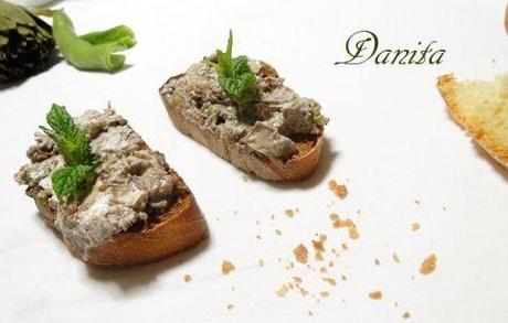 Crostini con frittella cruda