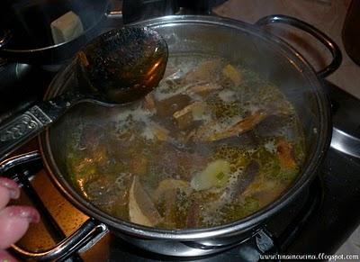 ZUPPA DI FUNGHI E PATATE