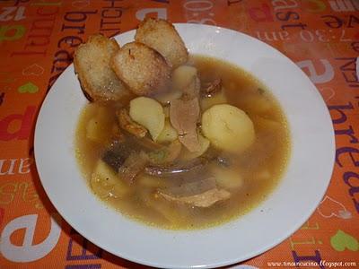 ZUPPA DI FUNGHI E PATATE