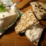 Piadina con il formaggio (Squäquaròn) Piadina romagnola formaggio Squäquaròn