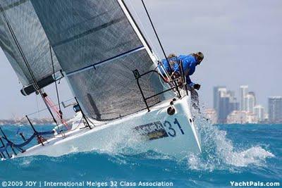 Vela: AUDI SAILING SERIES MELGES 32, IL WARM UP ALL棚NSEGNA DEL VENTO INSTABILE E DEI TEMPORALI