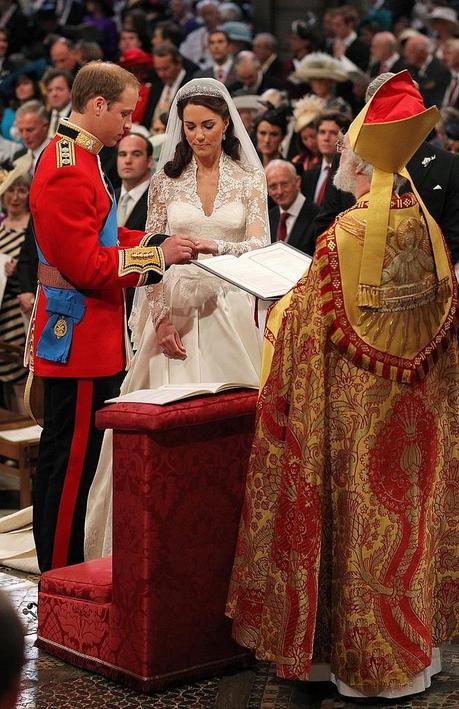 prince-william-kate-middleton-are-married-09