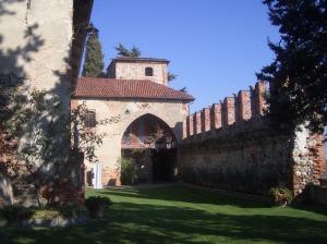 Help-Aiuto!..altra mostra di pittura nei dintorni….oggi al castello di Moncrivello..