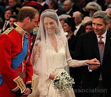 Lunga vita al Duca e alla Duchessa di Cambridge, SAR William Arthur Philip Louis Mountbatten-Windsor e SAR Catherine Elizabeth, nata Miss Middleton.