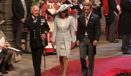 Lunga vita al Duca e alla Duchessa di Cambridge, SAR William Arthur Philip Louis Mountbatten-Windsor e SAR Catherine Elizabeth, nata Miss Middleton.