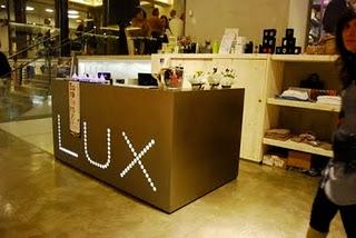 Clothes @ LUX 1/2