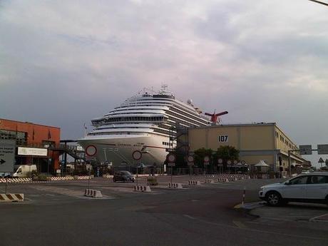 Buona Domenica con Carnival MAGIC