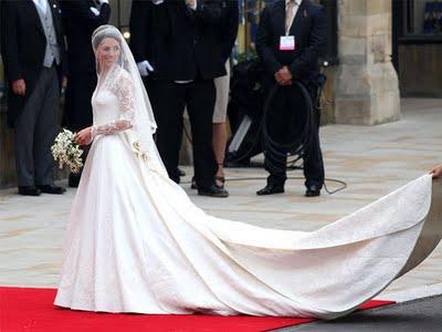 Sarah Burton veste Kate Middleton nel matrimonio del secolo