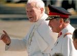 Wojtyla e Pinochet. L’Associazione “Madres de Plaza de Mayo” chiede in una immensa preghiera che Dio non perdoni lei signor Giovanni Paolo II