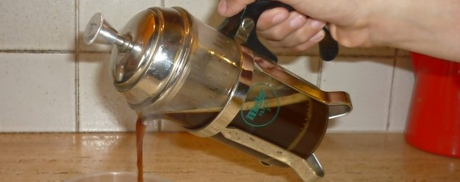 Un caffè con l’infusiera presso filtro