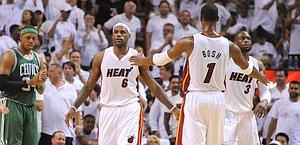  Lebron James, Chris Bosh e Dwyane Wade. Ansa