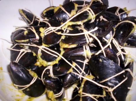 Le ricette di Pasqua: Cozze ripiene al sugo