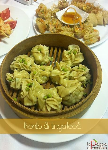 Trionfo di finger food: emozioni sensoriali Trionfo di finger food: emozioni sensoriali