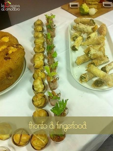 Trionfo di finger food: emozioni sensoriali Trionfo di finger food: emozioni sensoriali
