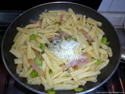 PASTA CON FAVE E PECORINO