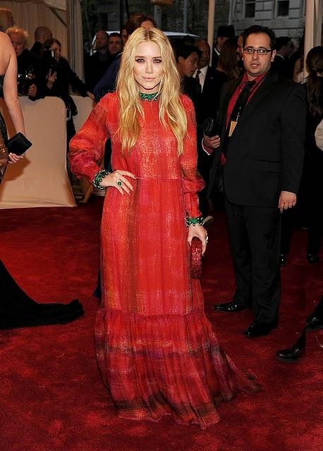 OLSEN TWINS / MET 2011 / DIOR / GIVENCHY