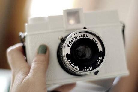LOMOGRAPHY • Diana+ Edelweiss edition