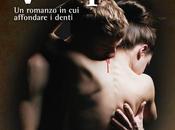 Esce libreria bianco, celibe