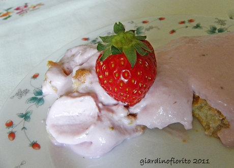 Crema di fragole e biscotti