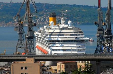 Trieste: Costa FAVOLOSA, in dry dock, in attesa delle prove in mare.