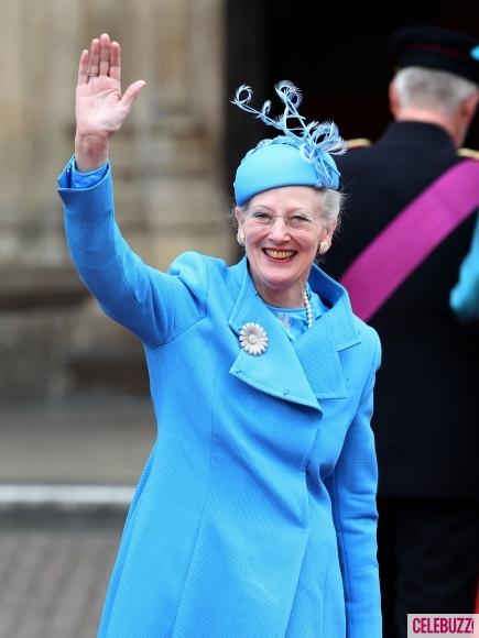 GOD SAVE THE QUEEN (...AND HER HAT!)