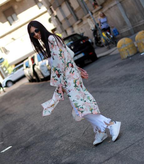 Kimono in a white and flowers outfit Kimono in a white and flowers outfit