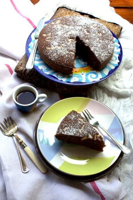 Torta al caffè e pinoli e … Amelia sbarca alla Trattoria “La Zucca Gialla” di Cesenatico Torta al caffè e pinoli e … Amelia sbarca alla Trattoria “La Zucca Gialla” di Cesenatico