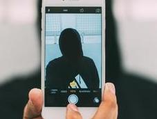 Sarahah prende tutto, anche l’autostima