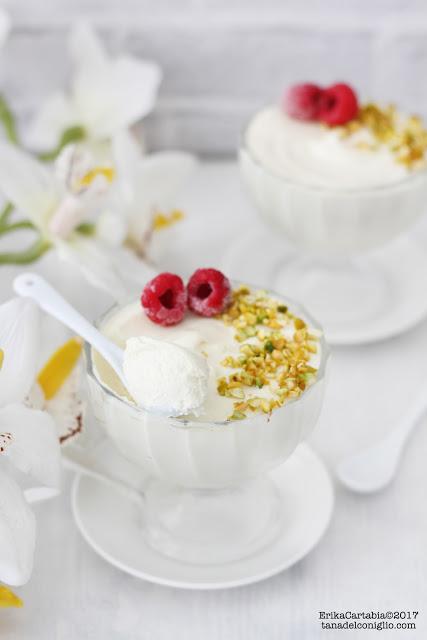 Mousse al cioccolato bianco Mousse al cioccolato bianco