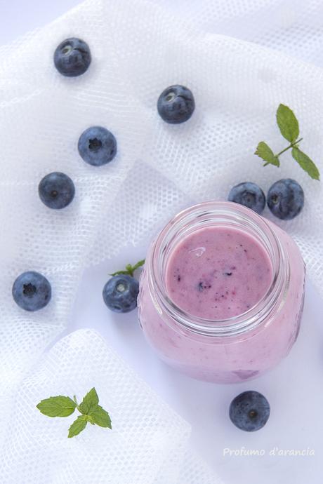 Smoothie fragole e mirtilli Smoothie fragole e mirtilli