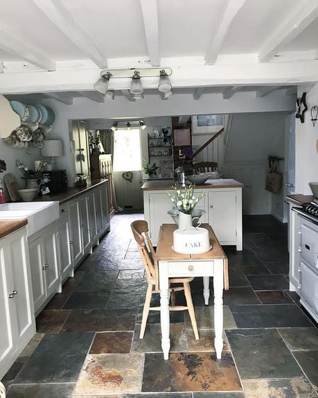 Un bellissimo cottage nella campagna inglese Happy Saturday ❤️