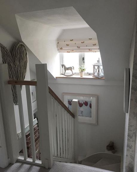 Un bellissimo cottage nella campagna inglese Hello Sunday ❤ enjoy your day all, I'm off to work on a commercial scheme all day....but first a large coffee! Xx