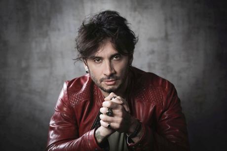 FABRIZIO MORO: continua con successo il FABRIZIO MORO: continua con successo il