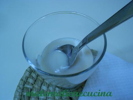 Crema di Latte al Mirto- Biancomangiare aromatizzato al mirto Crema di Latte al Mirto- Biancomangiare aromatizzato al mirto