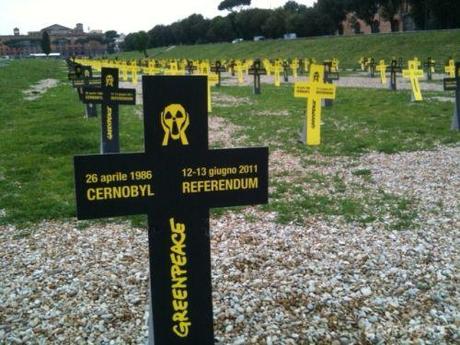 GreenPeace, 2000 croci al Circo Massimo per non dimenticare Chernobyl