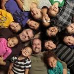 Arizona: 2 papà gay di 12 figli felici
