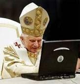 SOCIAL NETWORK. Persino il Papa...