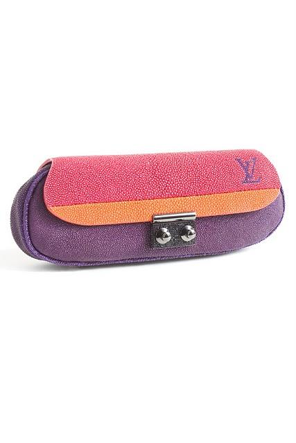 Fluo clutches