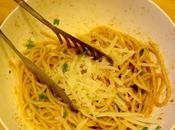 Spaghetti Gragnano Bottarga, scaglie Pecorino Romano Prezzemolo dell'orto