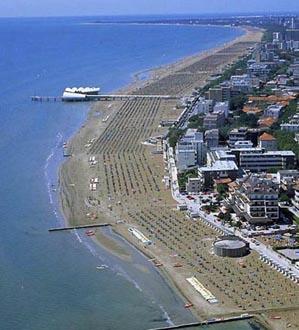 Spiagge italiane:Tremonti “Non c’è nessuna vendita, la spiaggia rimane pubblica”.Basta che paghi!!