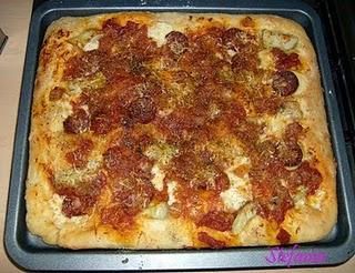 Pizza rossa ricca