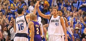 Stojakovic e Nowitzki, grandi protagonisti per Dallas. Reuters