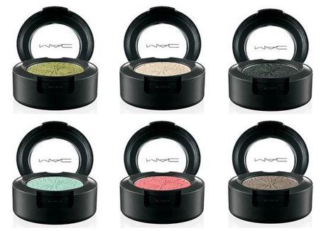 Mac Cosmetics: Fashion Flowers Collection