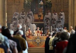 Crescono del 7% i praticanti della chiesa inglese