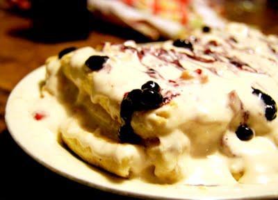 Fresco Tiramisù alle fragole e banane