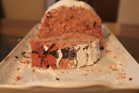 Cake al cacao con morbido ripieno.