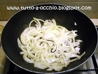 Freddo febbraio! - Spezzatino di maiale e verze in cocotte con coperchio di patate