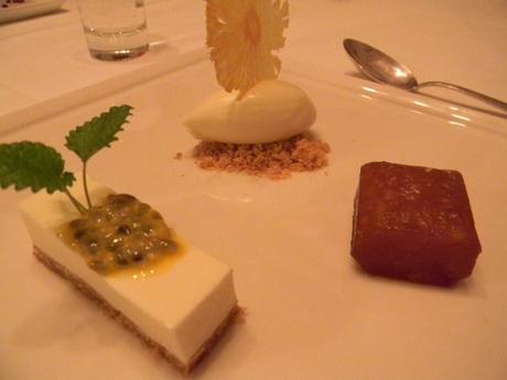 Cheescake al Cocco, Ananas al Forno e Sorbetto all'Ananas